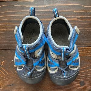 Keen Toddler Size 5